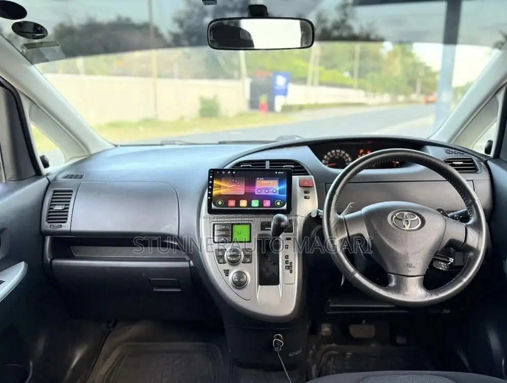Toyota Ractis 2005 White