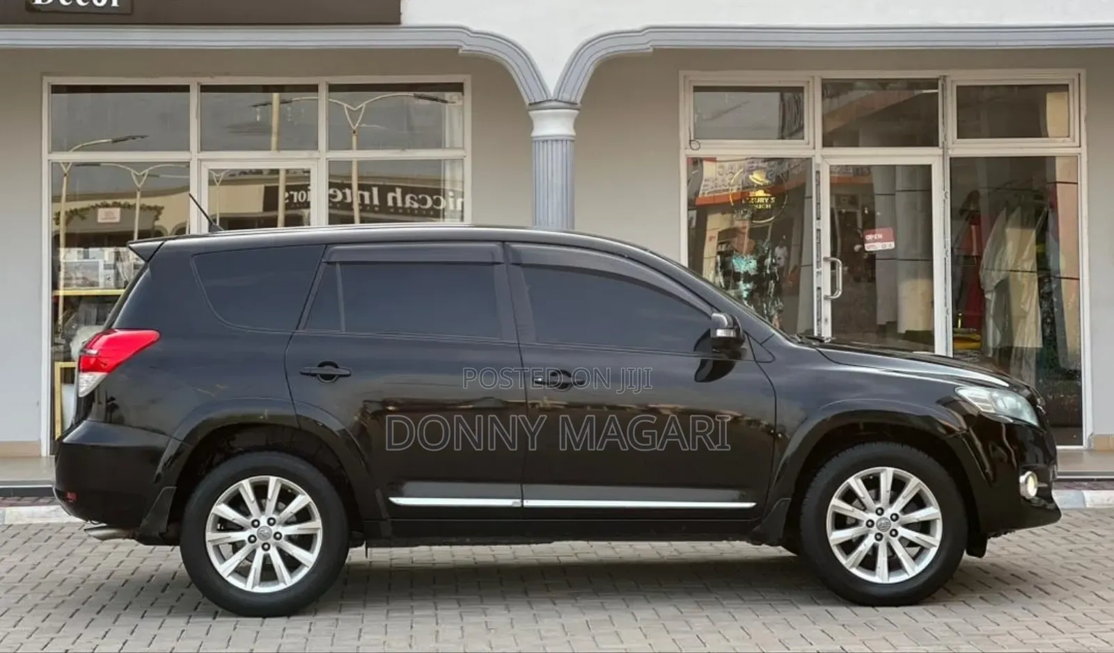 Toyota Vanguard 2010 Black