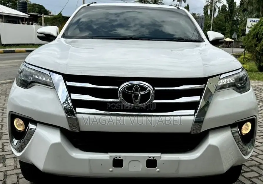 Toyota Fortuner 2018 Off white