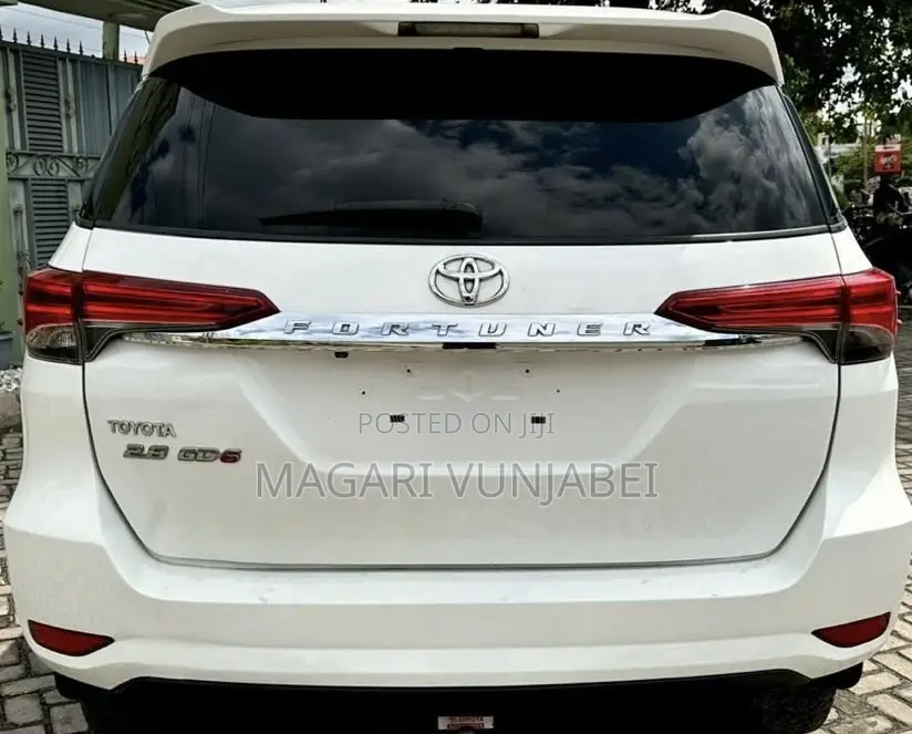 Toyota Fortuner 2018 Off white