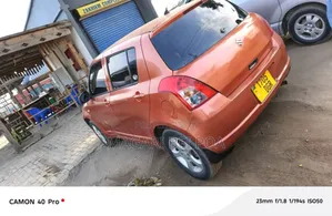 Suzuki Swift 2004 Red