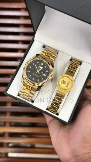 Full Boxed Watches With Bracelets Very Classic and Hot