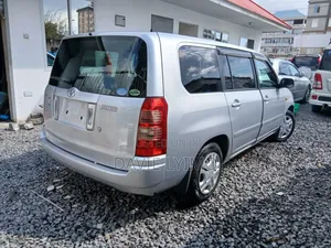 Toyota Succeed 2004 Silver
