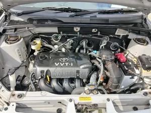 Toyota Succeed 2004 Silver