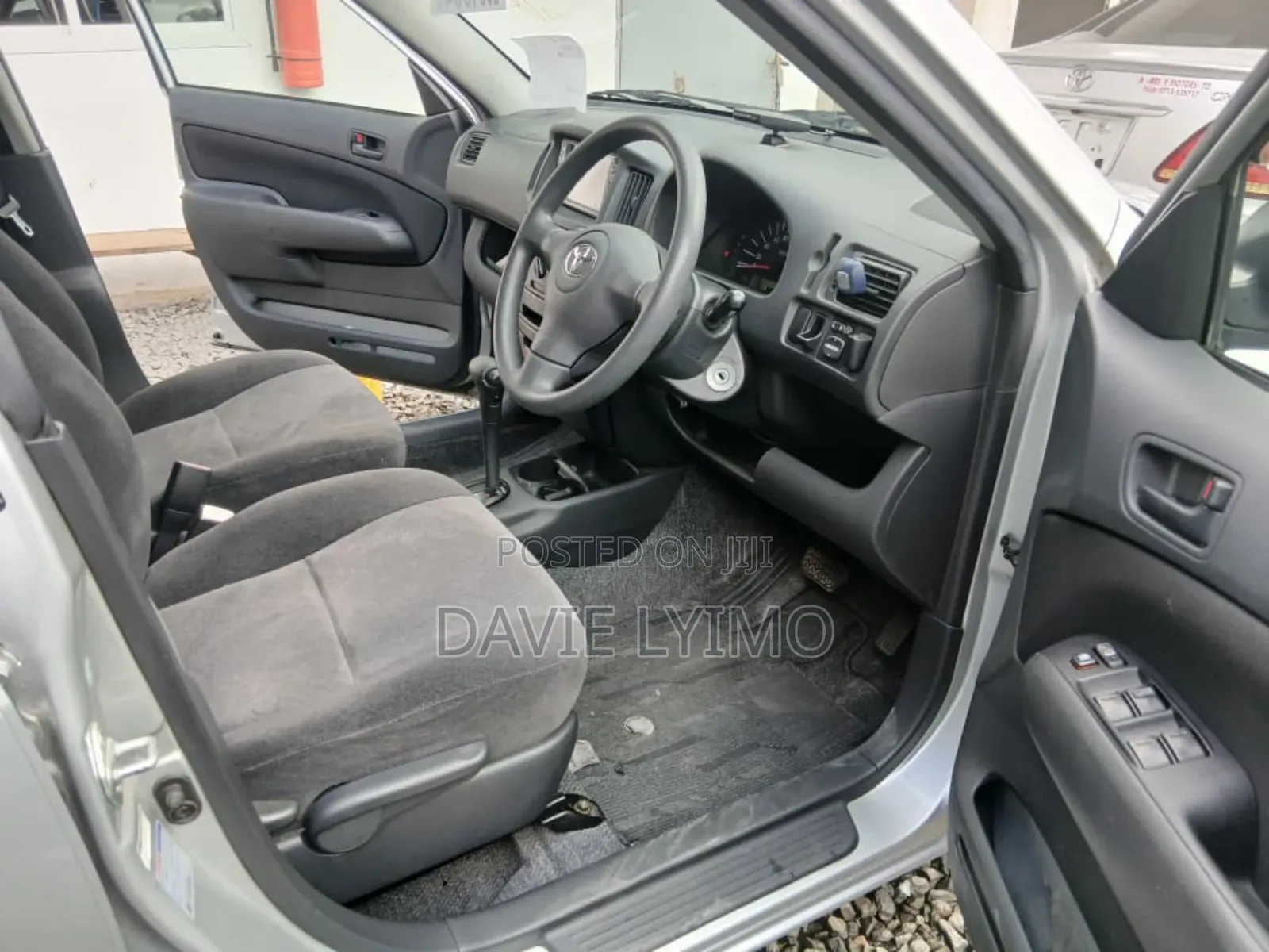 Toyota Succeed 2004 Silver