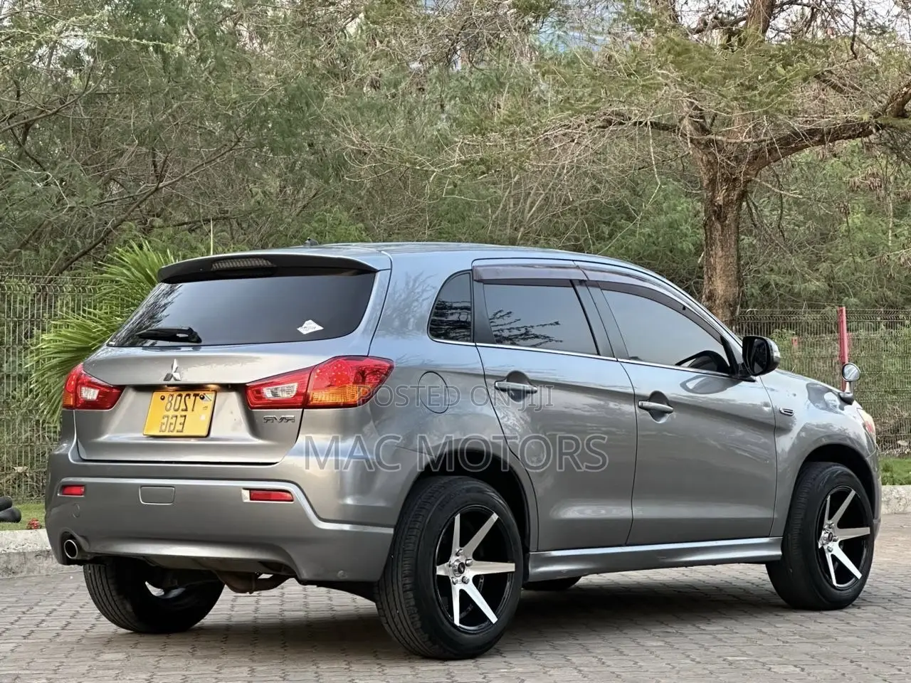 Mitsubishi RVR 2010 Gray