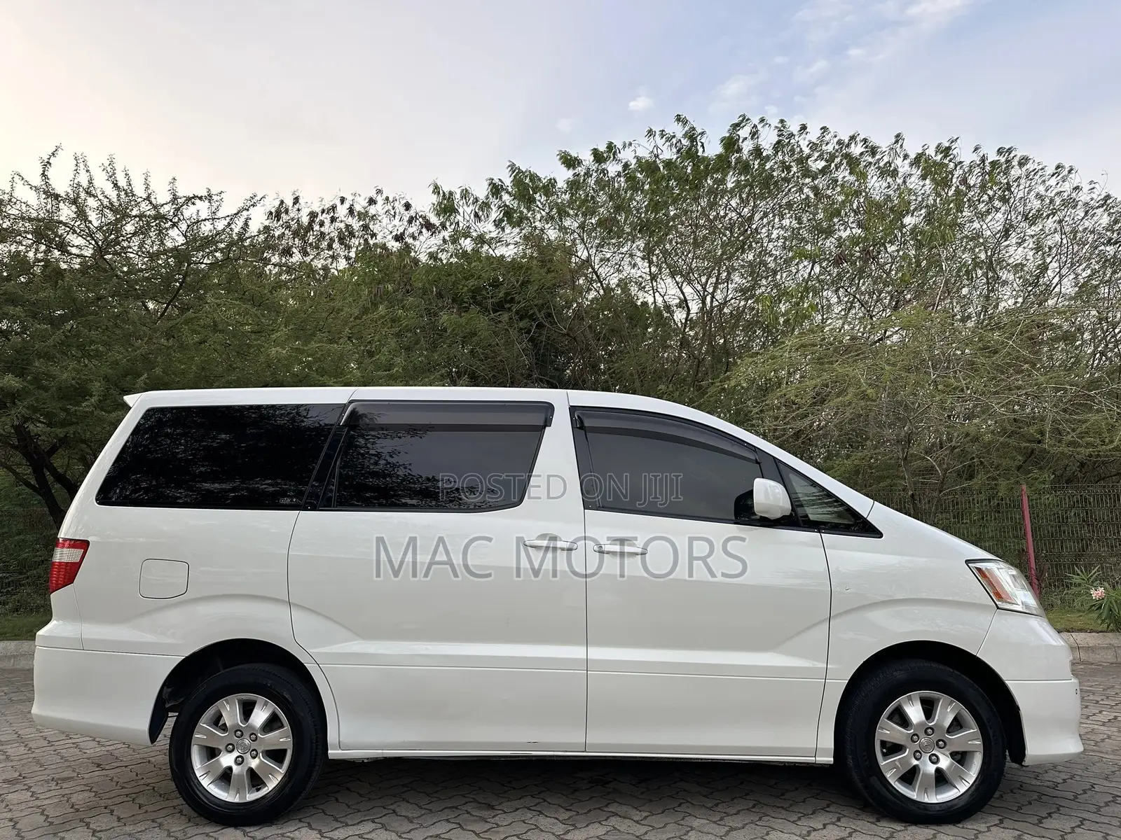 Toyota Alphard 2004 White