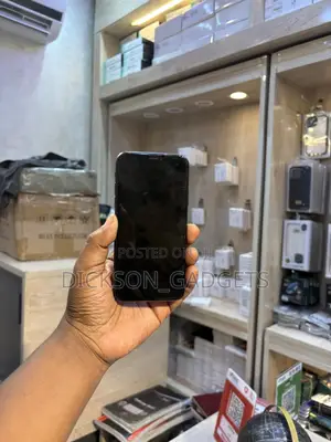 Apple iPhone X 64 GB White