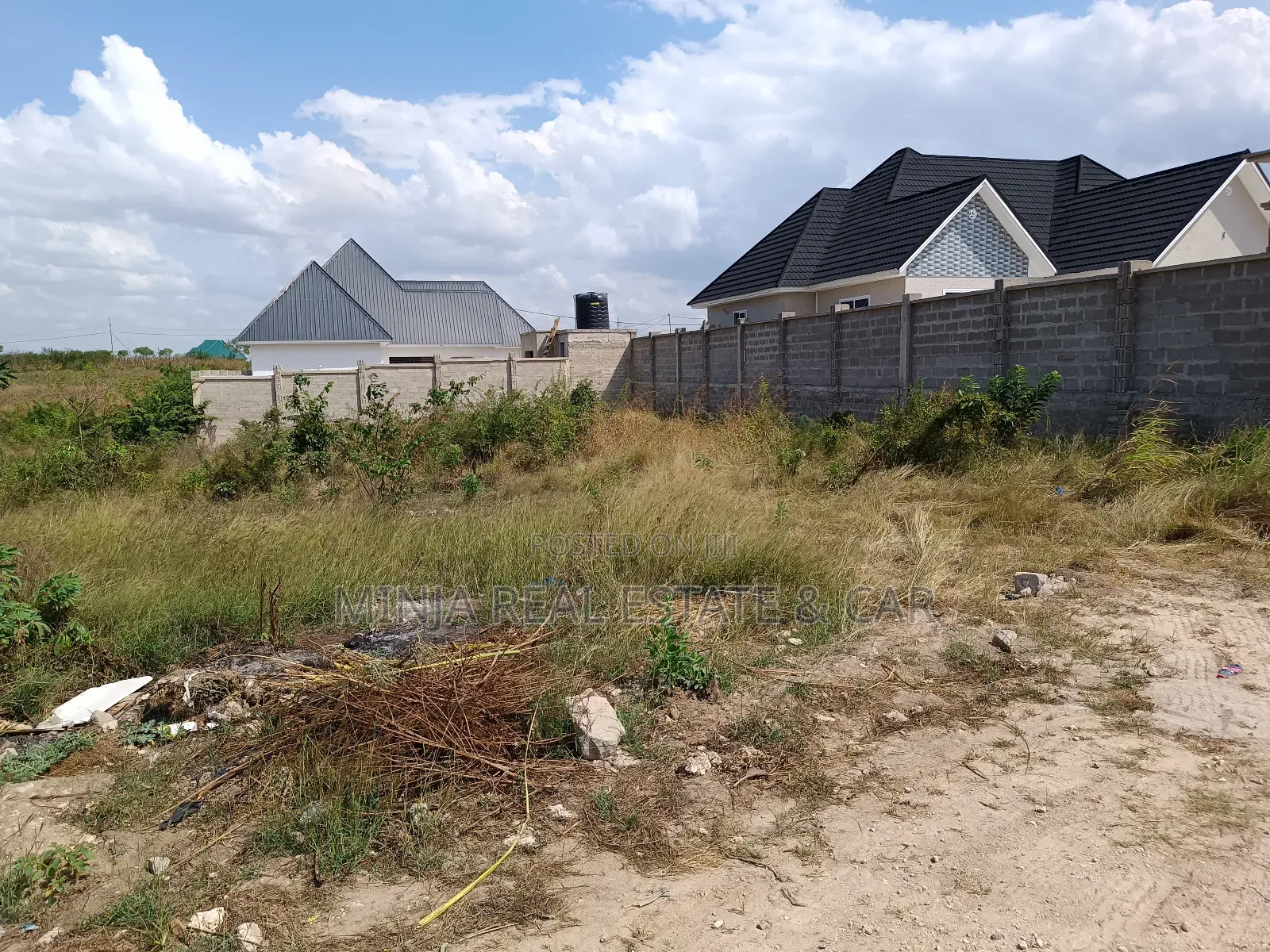 Kiwanja Kinauzwa Mabwepande Mji Mpya