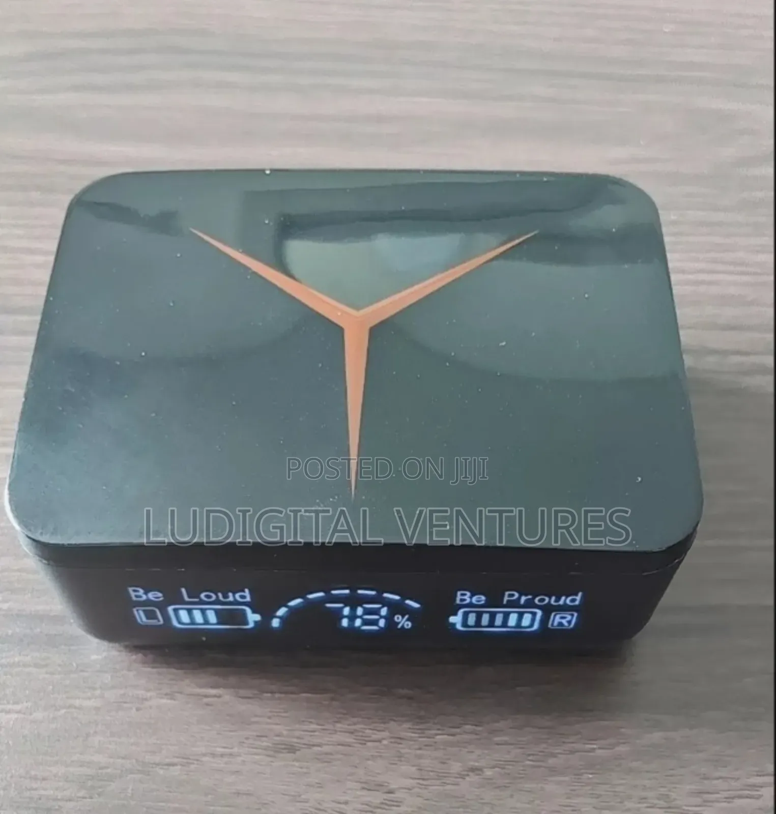 Mercedes Wireless Ear Buds ,5.2 Premium Edition.