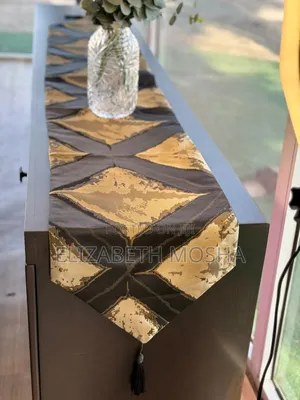 Table Runner* Size: (200*33)
