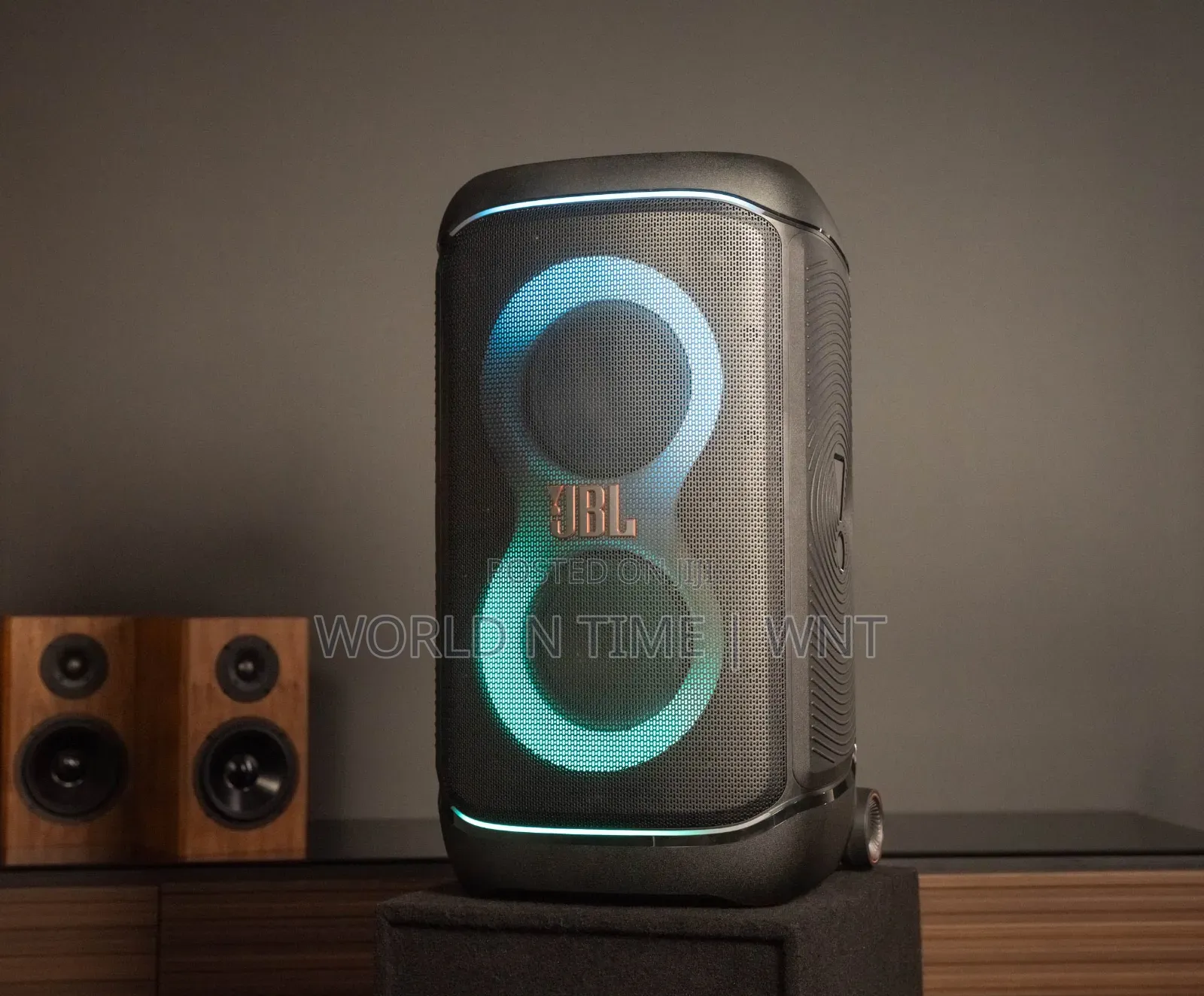 JBL Partybox 520 -Powered Party Speaker With Vibey Light