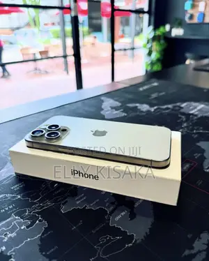 New Apple iPhone 15 Pro Max 256 GB White