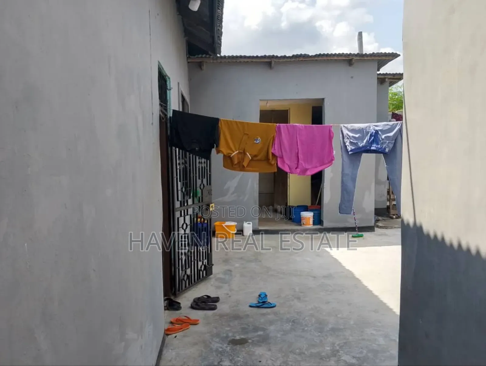 12bdrm House in Mbagala for sale