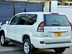 Toyota Land Cruiser Prado 2005 White