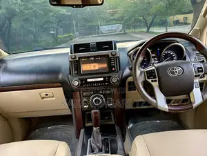 Toyota Land Cruiser Prado 2016 White
