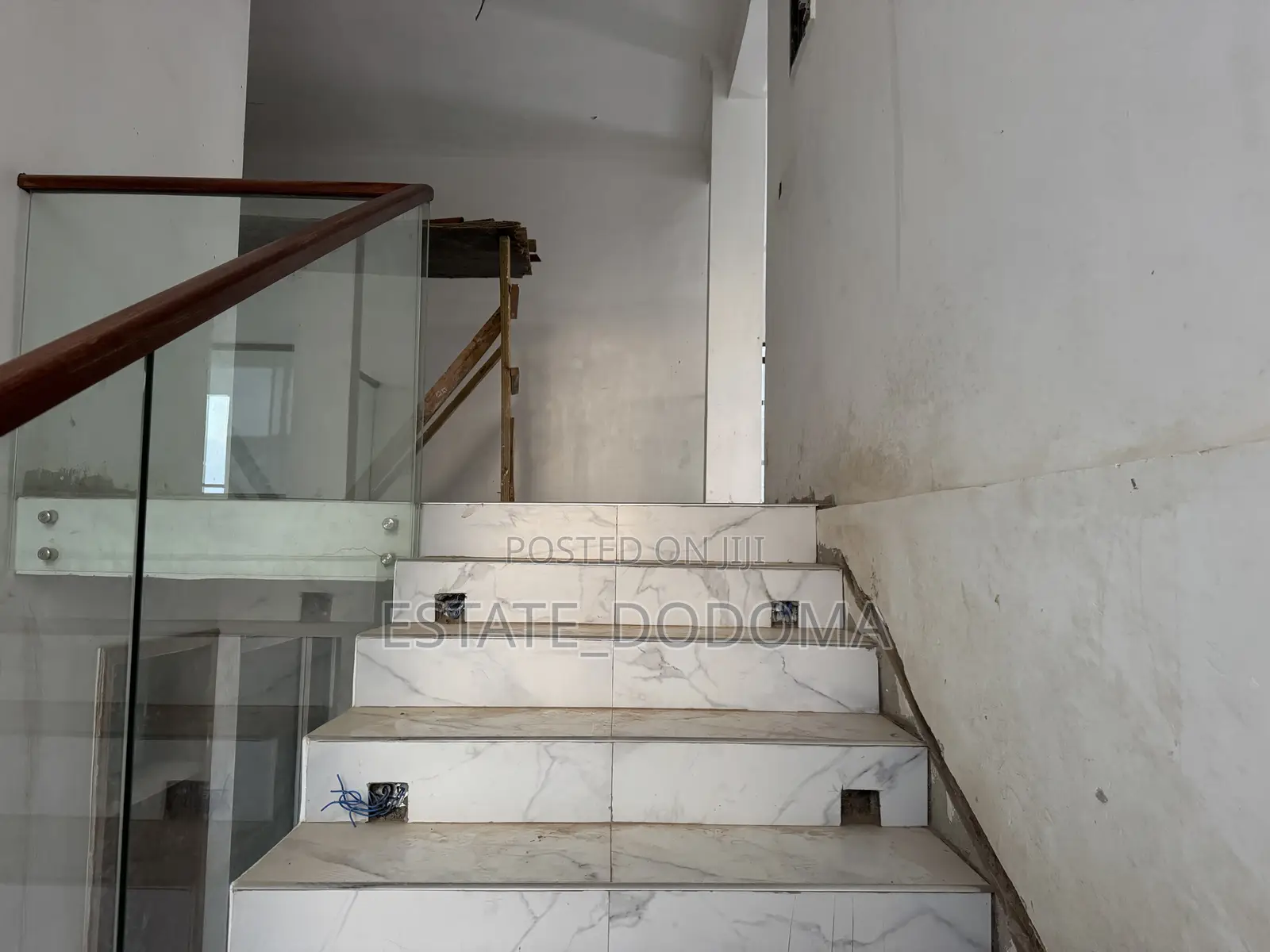 5bdrm Mansion in Iyumbu West for sale