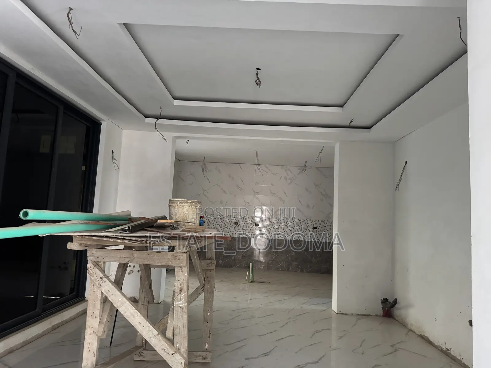 5bdrm Mansion in Iyumbu West for sale