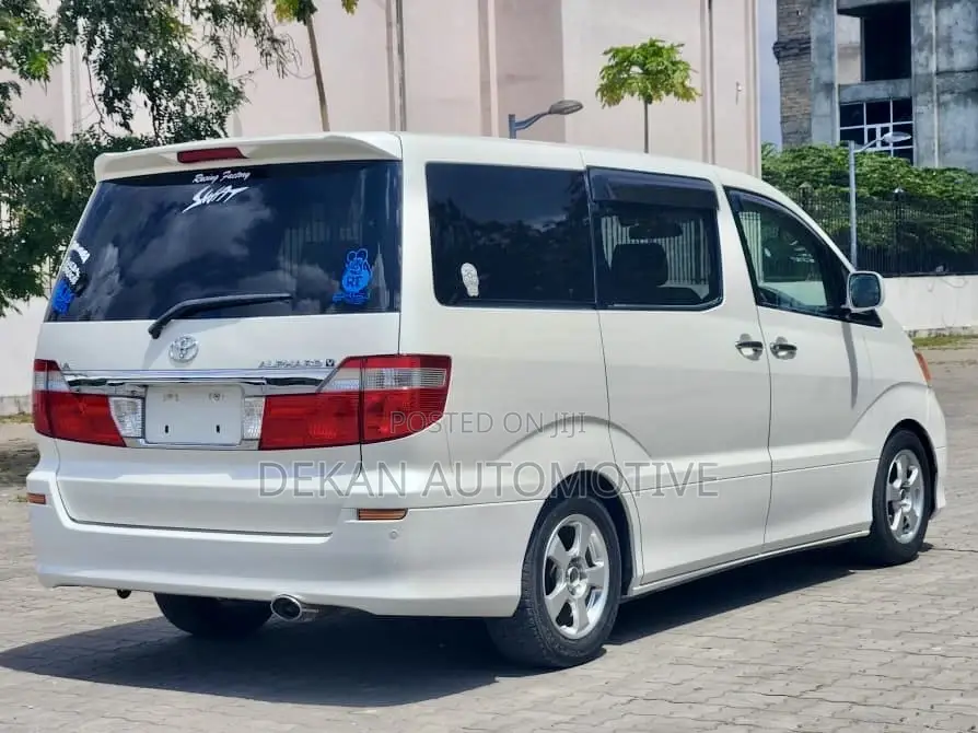 Toyota Alphard 2.4 Petrol FWD 2005 White