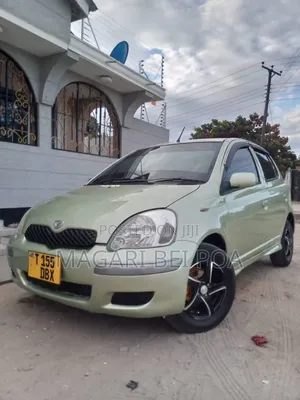 Toyota Vitz 2005 Beige