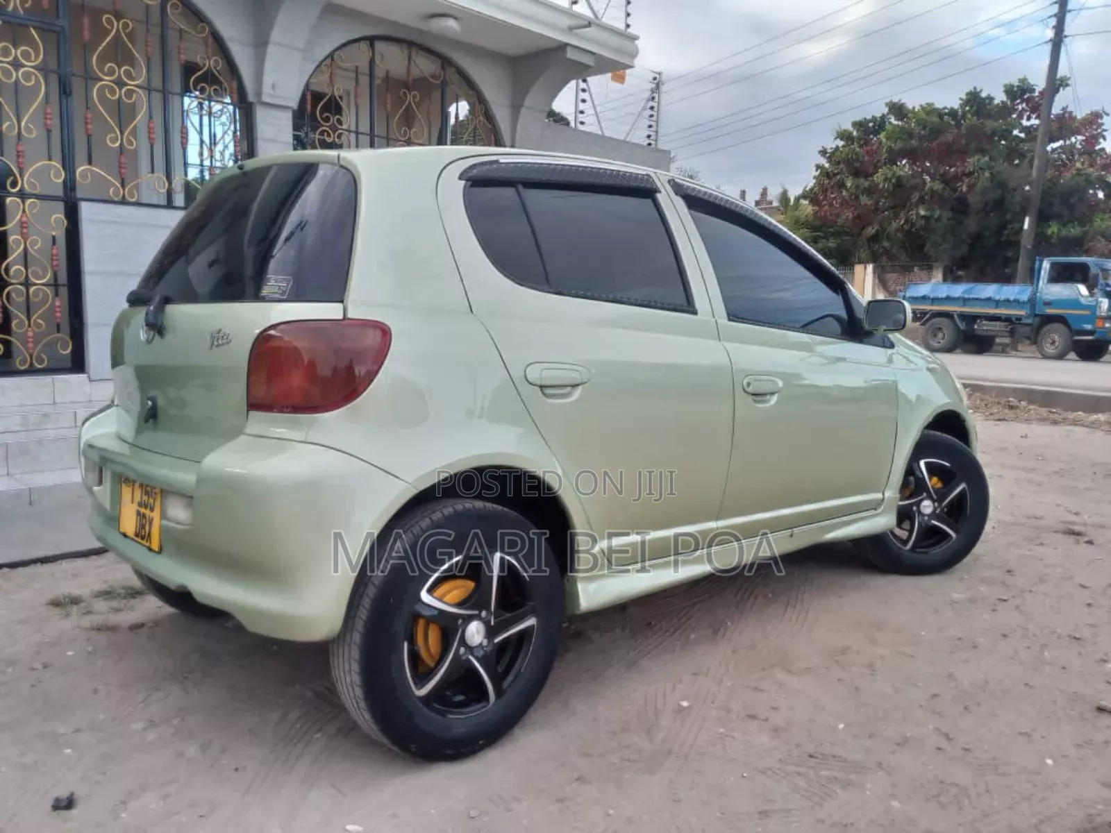Toyota Vitz 2005 Beige
