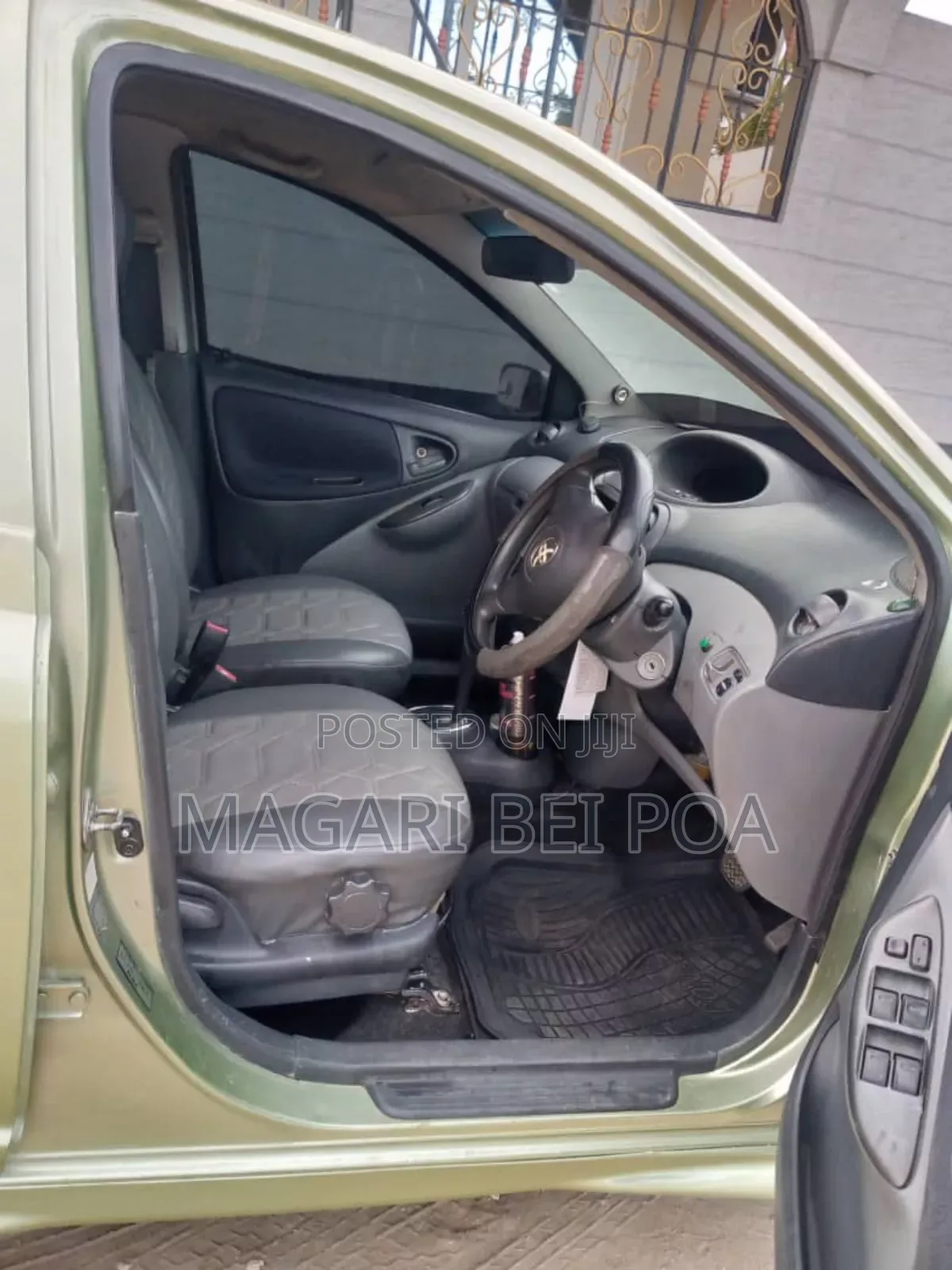 Toyota Vitz 2005 Beige
