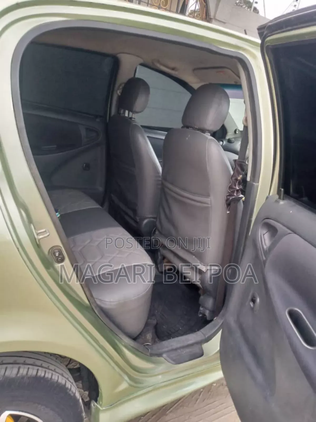 Toyota Vitz 2005 Beige