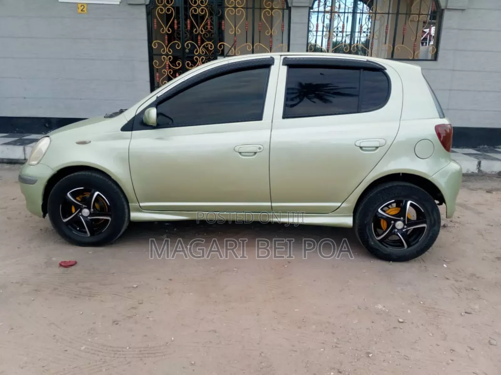 Toyota Vitz 2005 Beige