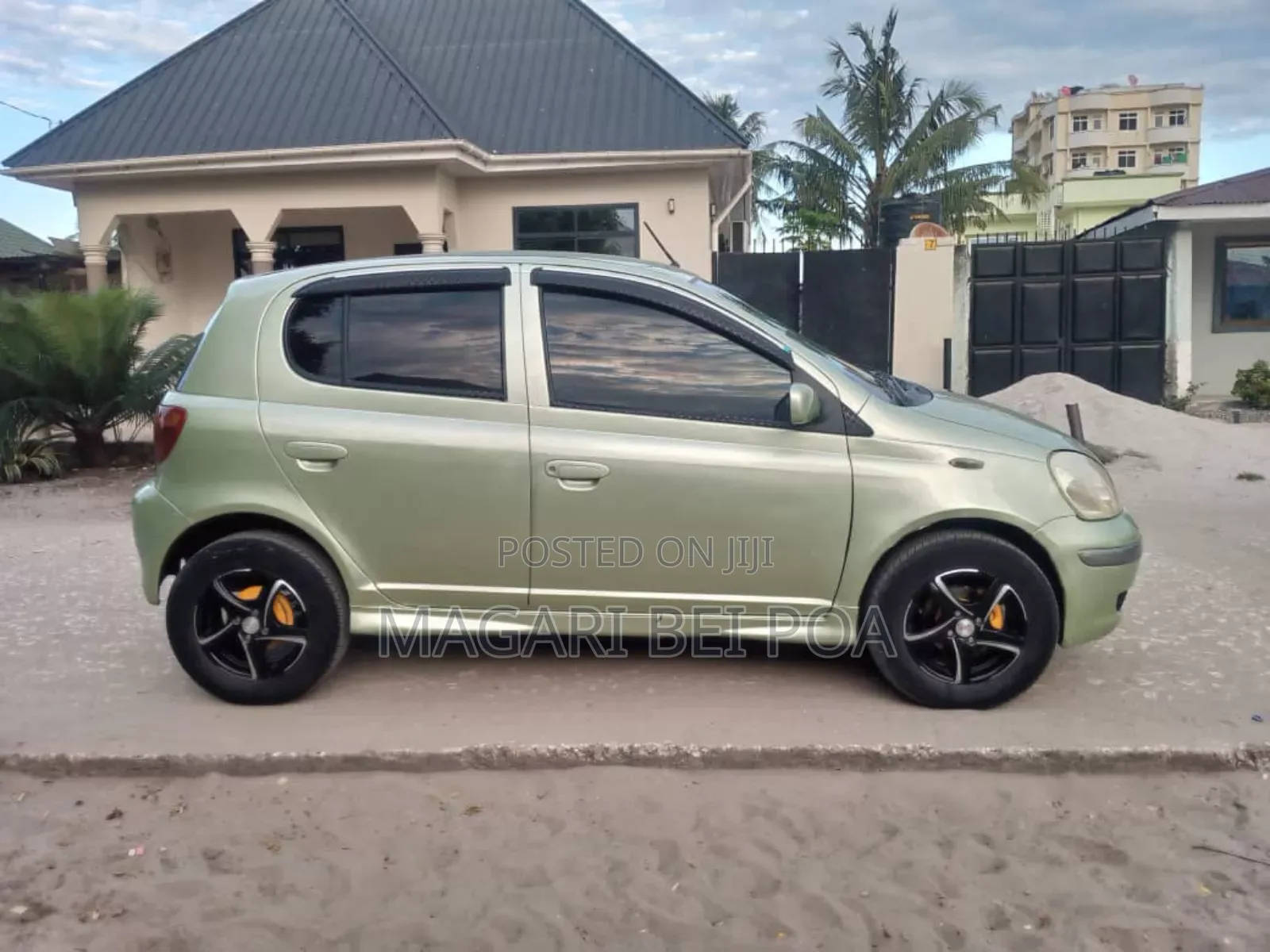 Toyota Vitz 2005 Beige