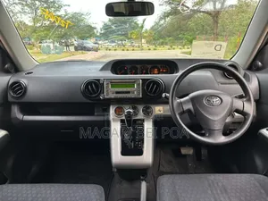Toyota Corolla Rumion 2009 Maroon