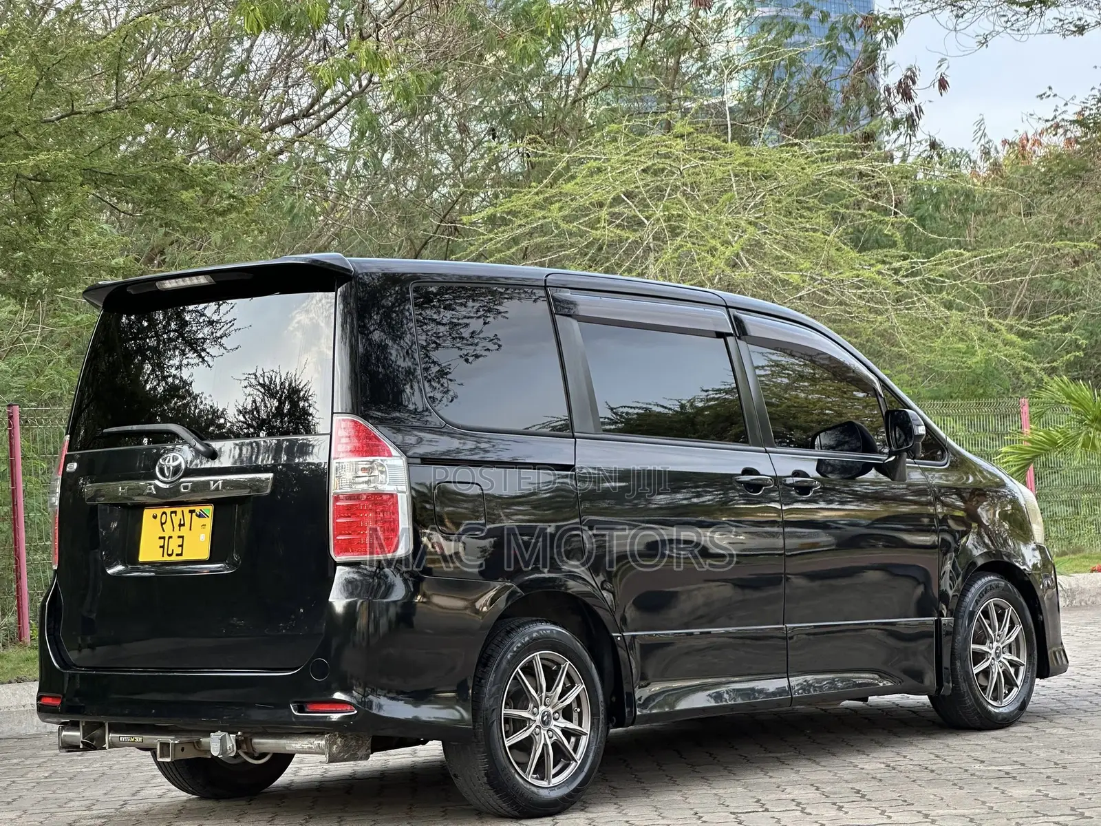 Toyota Noah 2008 Black