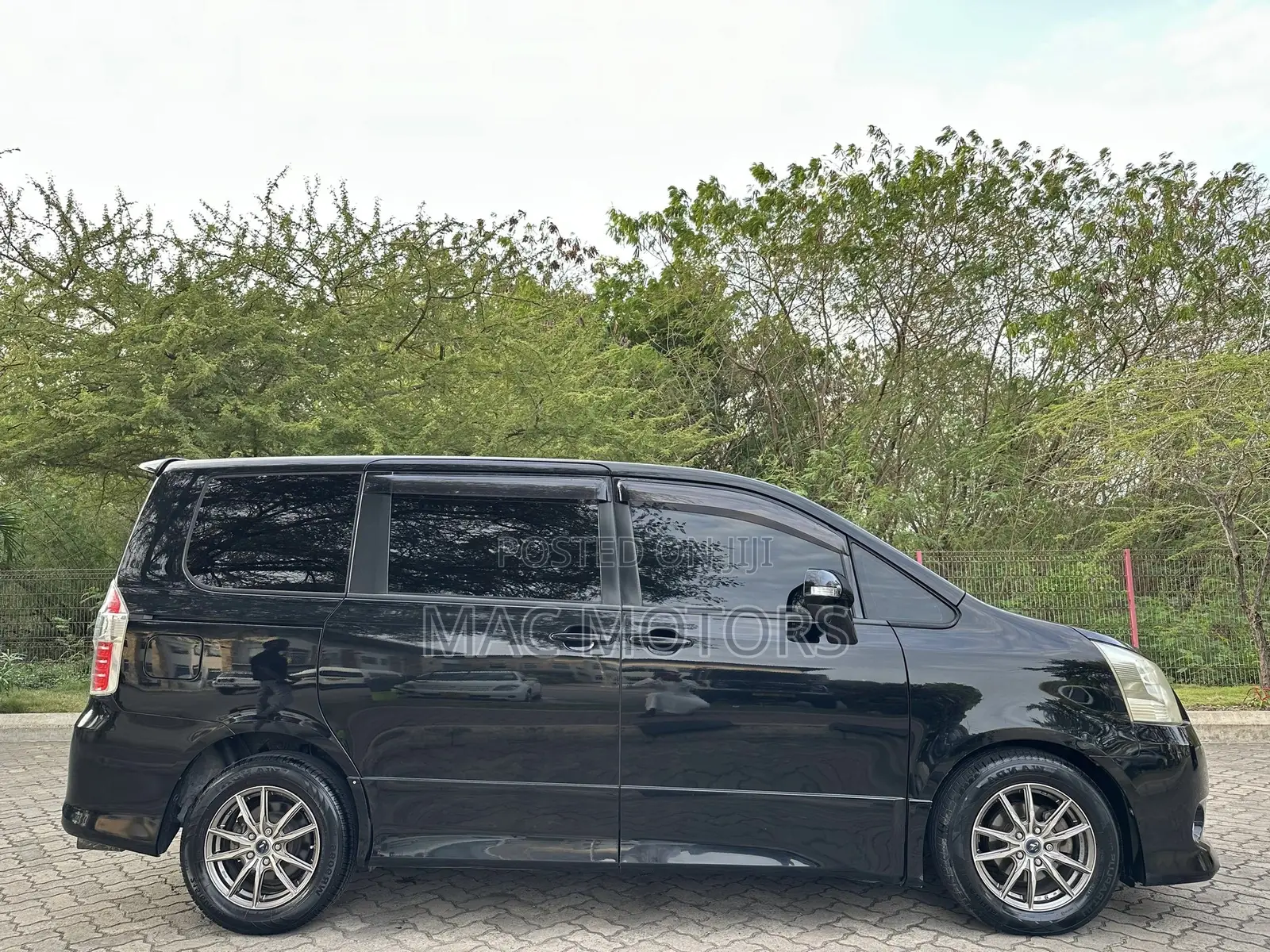 Toyota Noah 2008 Black