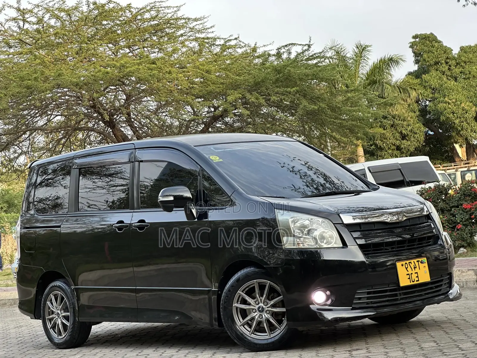 Toyota Noah 2008 Black