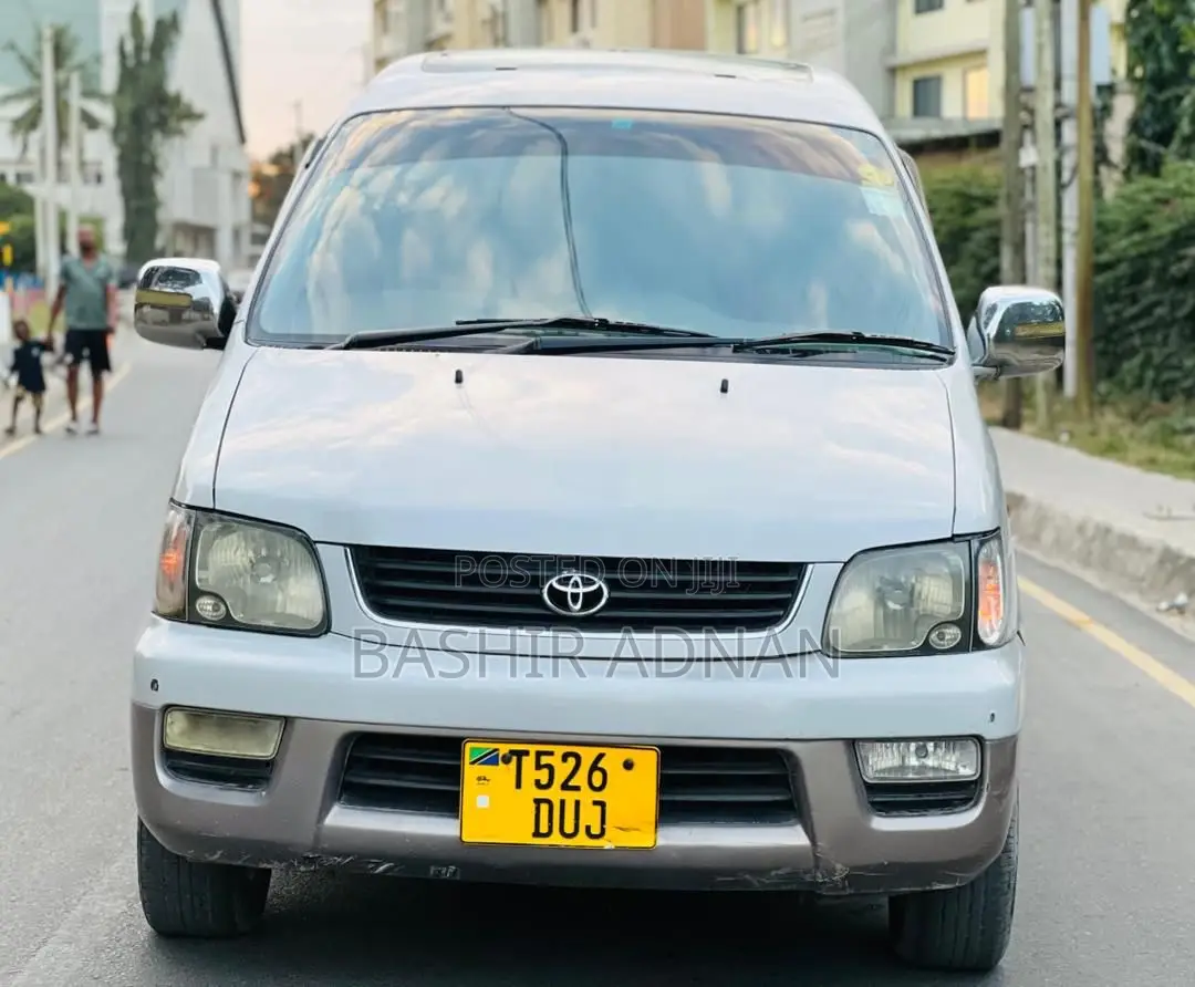 Toyota Noah 2.0 FWD (8 Seater) 2001 Pearl