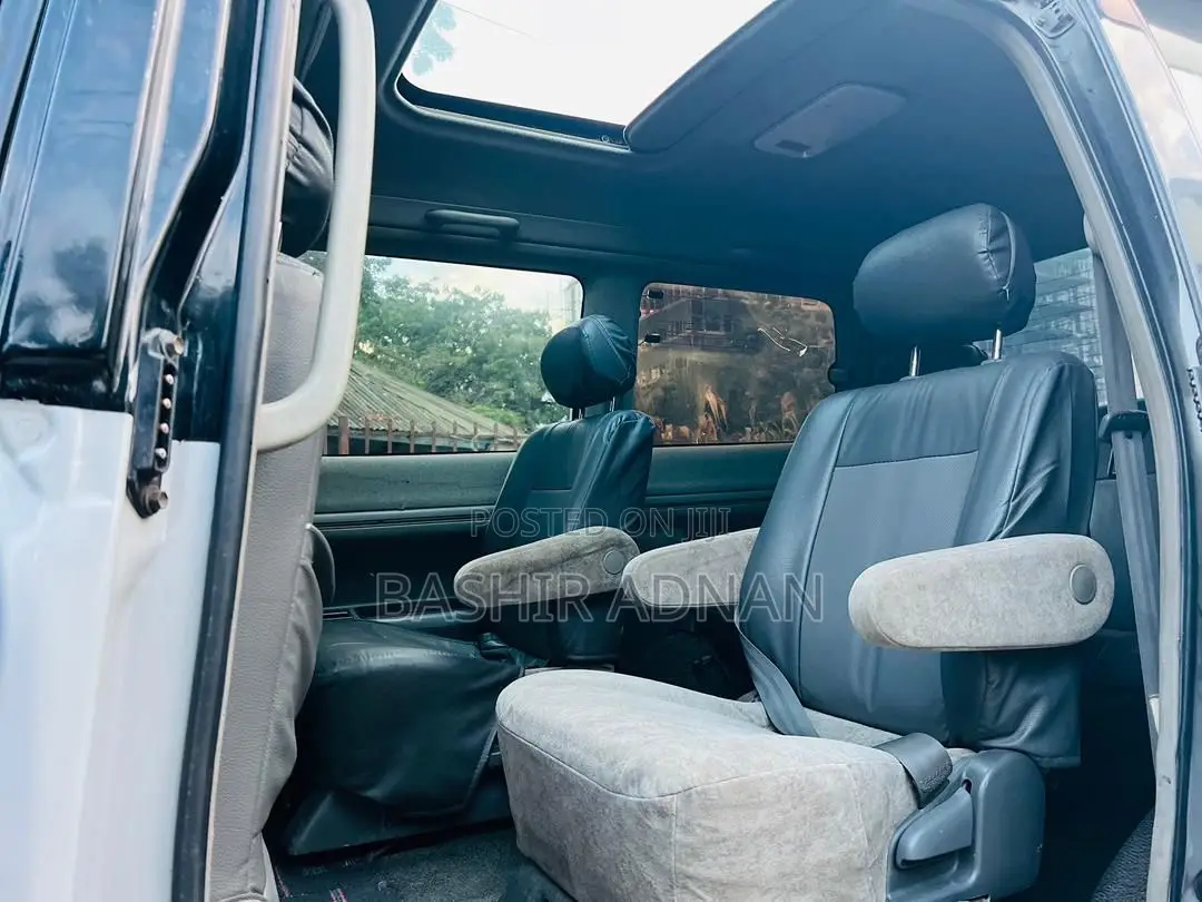 Toyota Noah 2.0 FWD (8 Seater) 2001 Pearl