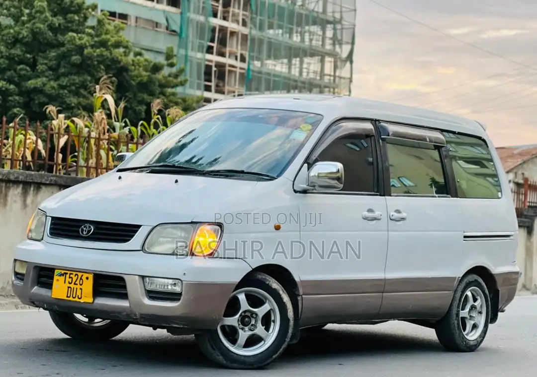 Toyota Noah 2.0 FWD (8 Seater) 2001 Pearl