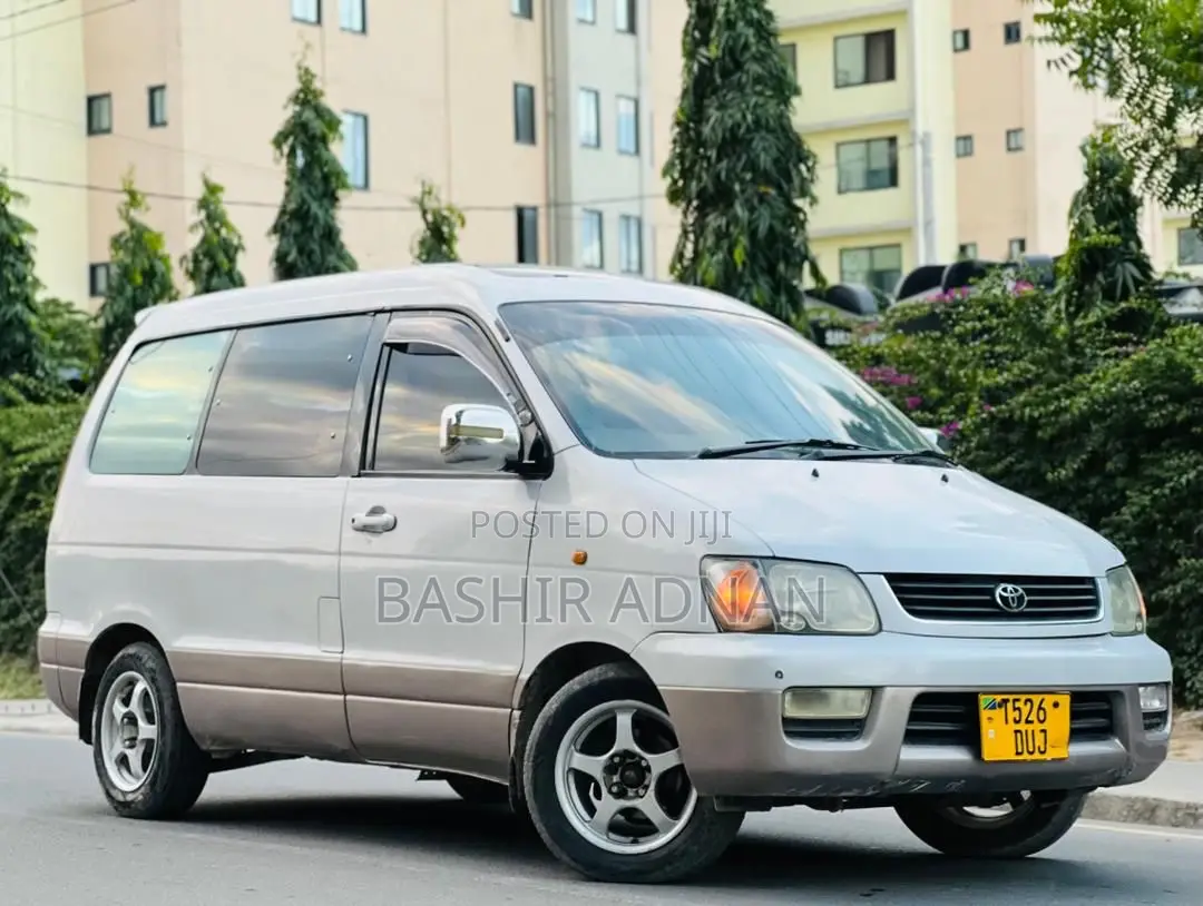 Toyota Noah 2.0 FWD (8 Seater) 2001 Pearl