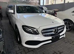 Mercedes-Benz E220 2016 Pearl