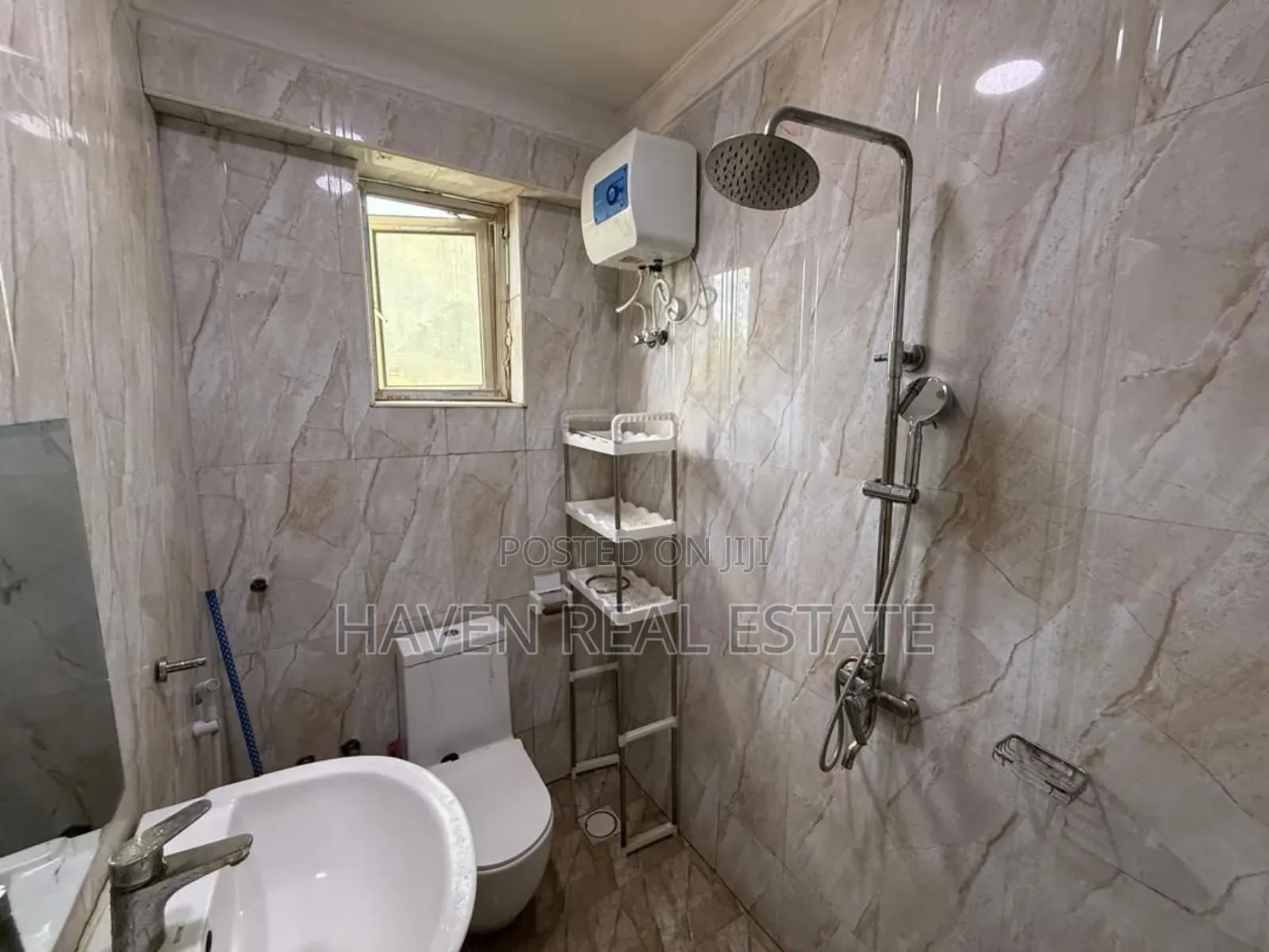 Furnished 3bdrm Apartment in Ada Estate for rent