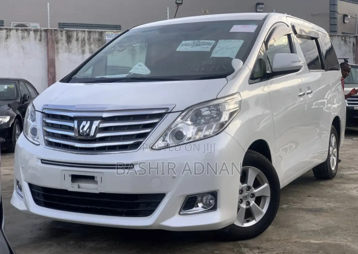 Toyota Alphard 2.4 Petrol FWD 2013 White