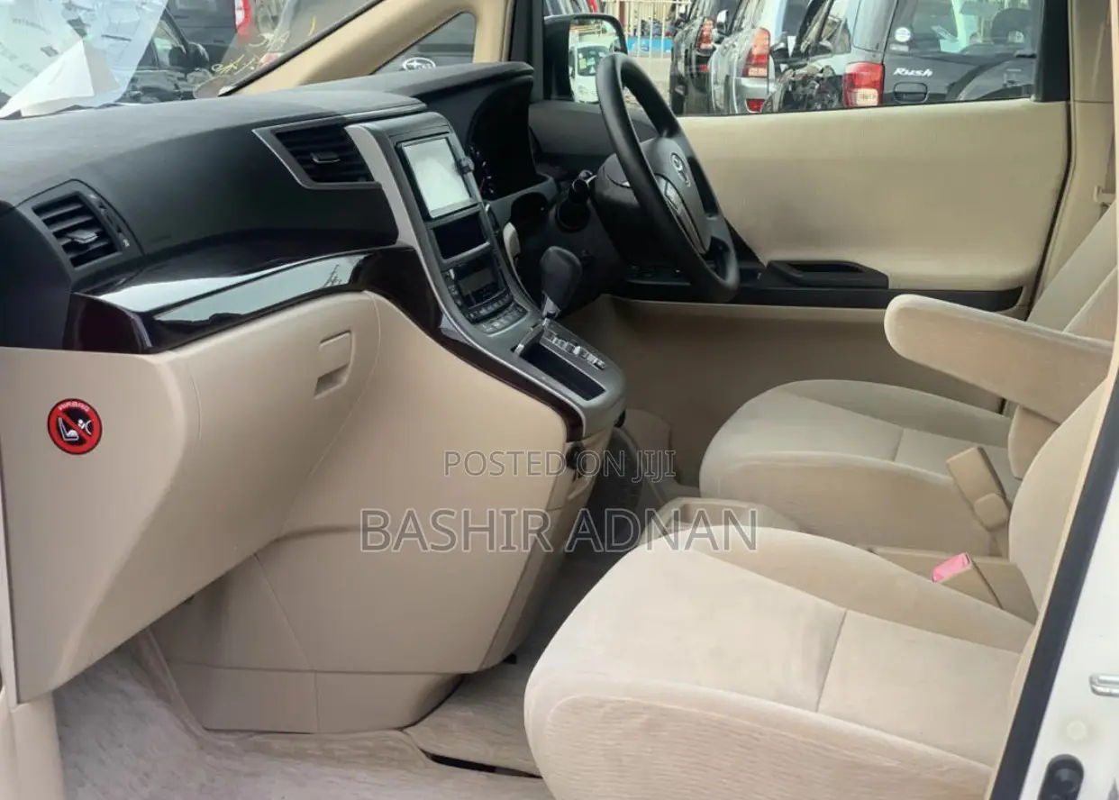 Toyota Alphard 2.4 Petrol FWD 2013 White