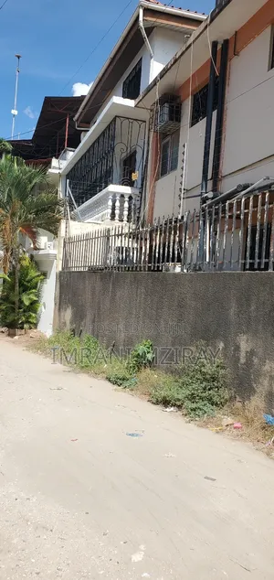 Upanga 4bedrms Stand Alone Hous3 Private