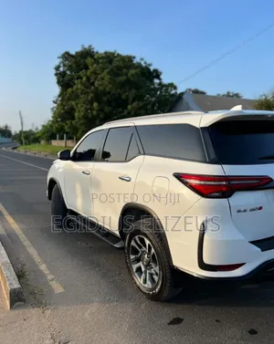 Toyota Fortuner 2023 White