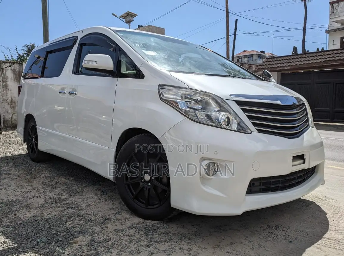 Toyota Alphard 2.4 Petrol FWD 2009 White