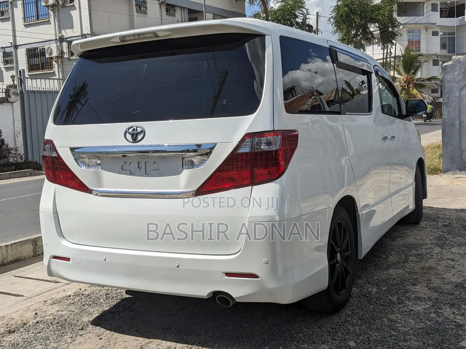 Toyota Alphard 2.4 Petrol FWD 2009 White