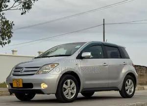 Toyota IST 2005 Silver