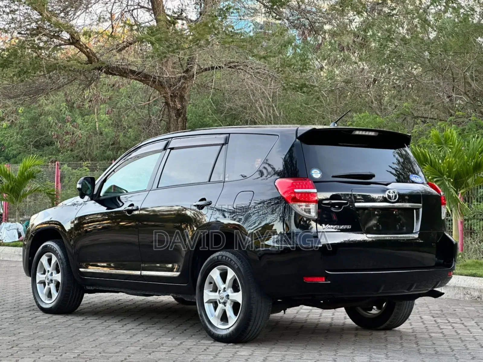 Toyota Vanguard 2010 Black