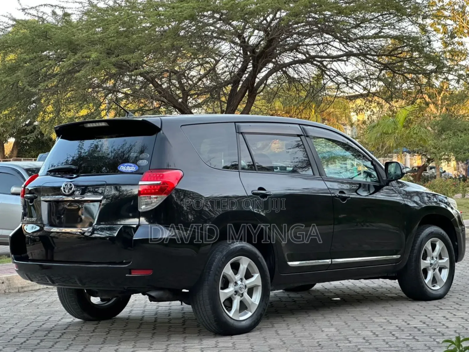Toyota Vanguard 2010 Black