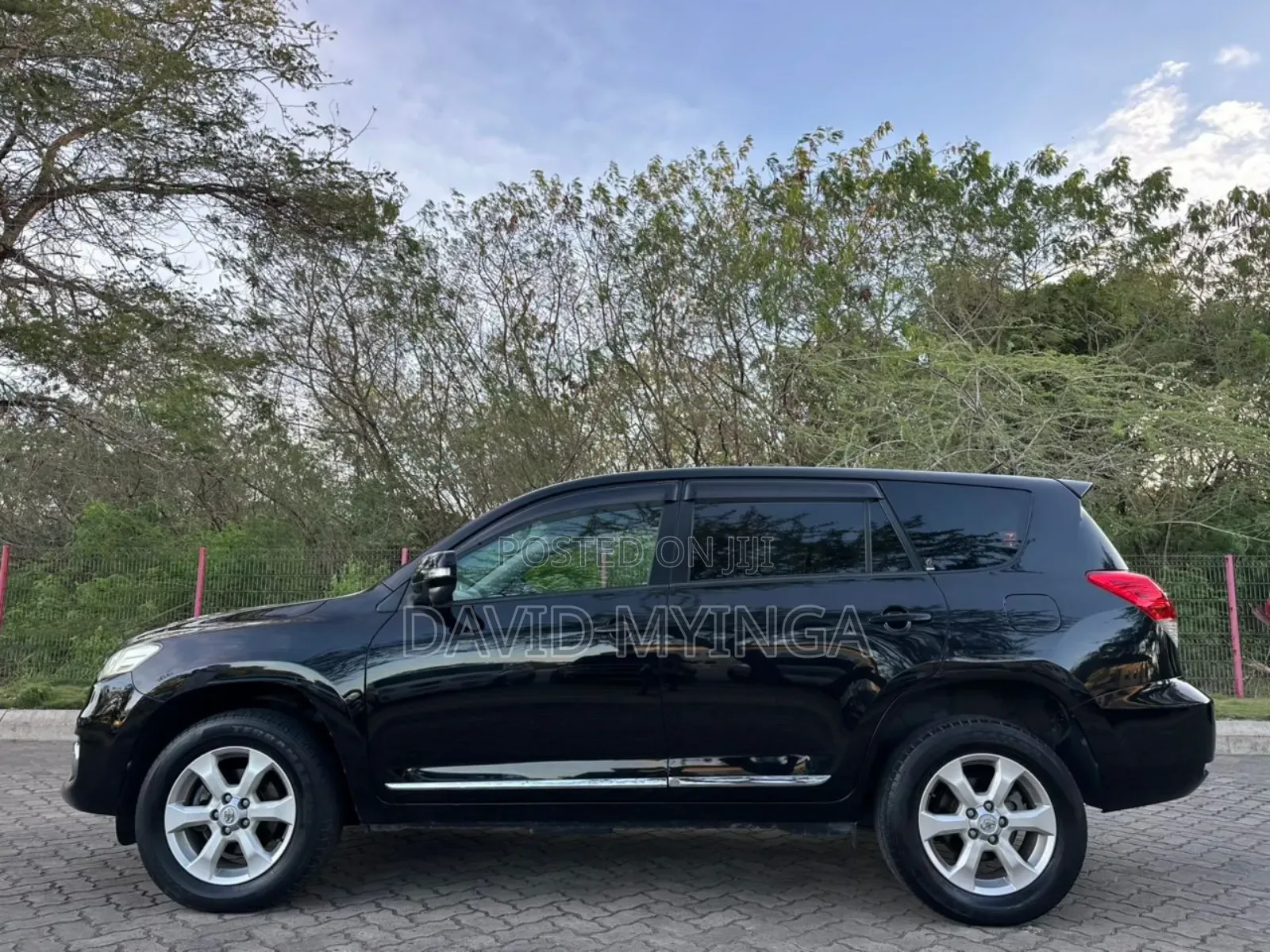 Toyota Vanguard 2010 Black