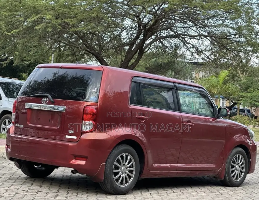 Toyota Corolla Rumion 2009 Maroon